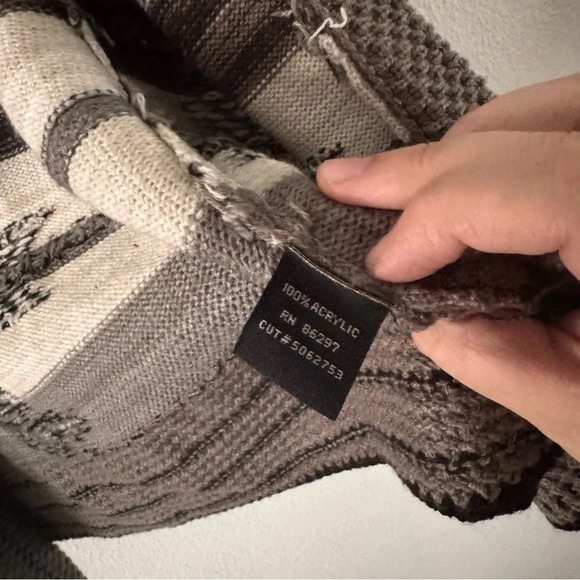 BCBG MaxZaria Aztec Chunky Knit Western Long Sweater Open Front Size Small - Picture 7 of 9